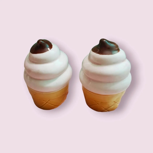 Vintage Icecream salt and pepper - Picture 1 of 5